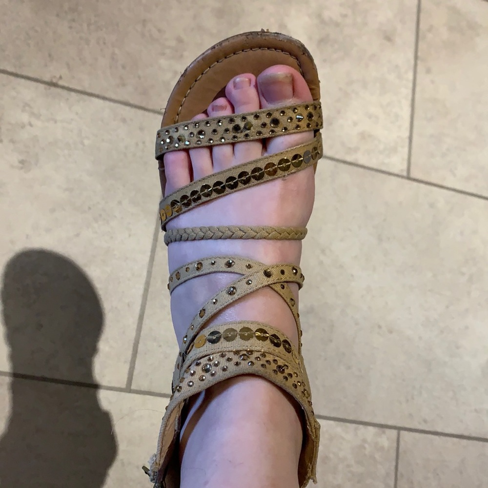 CAL IT SPRING beige sandals